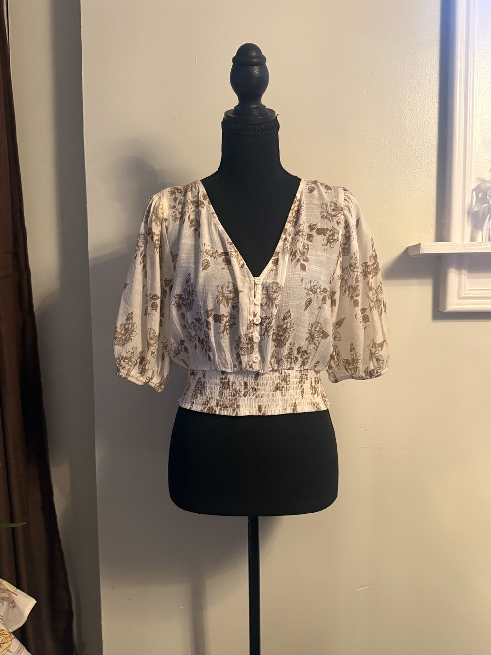 Floral V-Neck Smocked-Hem Blouse in White and Brown
